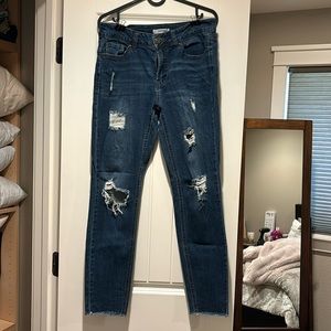 Women’s size 8 ripped refuge jeans